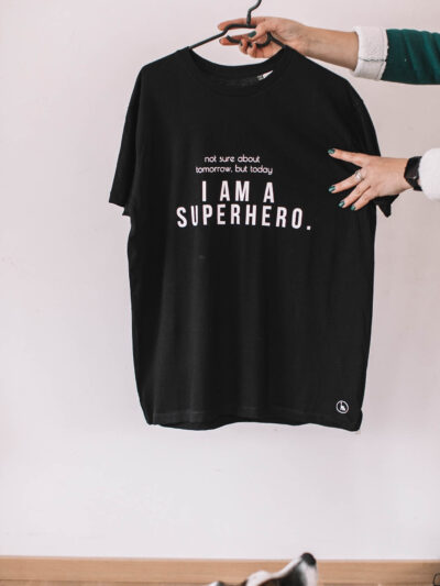 I am superhero, must tsärk meestele